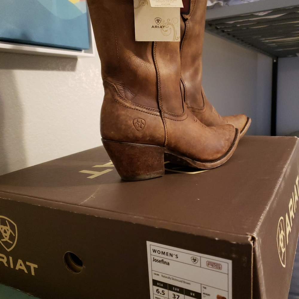 Ariat Josefina boots